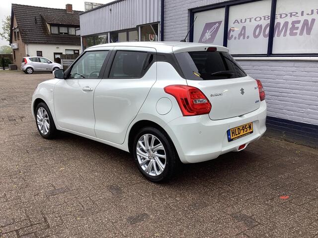 Suzuki SWIFT 1.2 Select Smart Hybrid Automaat Parelmoer camera lm velgen weinig kilometers.