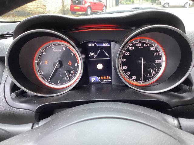 Suzuki SWIFT 1.2 Select Smart Hybrid Automaat Parelmoer camera lm velgen weinig kilometers.