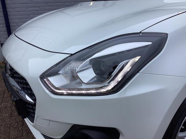 Suzuki SWIFT 1.2 Select Smart Hybrid Automaat Parelmoer camera lm velgen weinig kilometers.