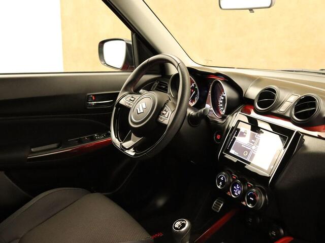 Suzuki SWIFT 1.4 Sport Smart Hybrid - CRUISE CONTROL ADAPTIEF - NAVIGATIE - DODEHOEKDETECTIE - ACHTERUITRIJCAMERA - STOELVERWARMING VOORZIJDE - LICHTMETALEN VELGEN 17 INCH - CLIMATE CONTROL - SPORTSTOELEN - BLUETOOTH TELEFOONVOORBEREIDING