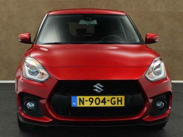 Suzuki SWIFT 1.4 Sport Smart Hybrid - CRUISE CONTROL ADAPTIEF - NAVIGATIE - DODEHOEKDETECTIE - ACHTERUITRIJCAMERA - STOELVERWARMING VOORZIJDE - LICHTMETALEN VELGEN 17 INCH - CLIMATE CONTROL - SPORTSTOELEN - BLUETOOTH TELEFOONVOORBEREIDING