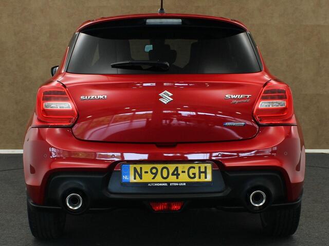 Suzuki SWIFT 1.4 Sport Smart Hybrid - CRUISE CONTROL ADAPTIEF - NAVIGATIE - DODEHOEKDETECTIE - ACHTERUITRIJCAMERA - STOELVERWARMING VOORZIJDE - LICHTMETALEN VELGEN 17 INCH - CLIMATE CONTROL - SPORTSTOELEN - BLUETOOTH TELEFOONVOORBEREIDING