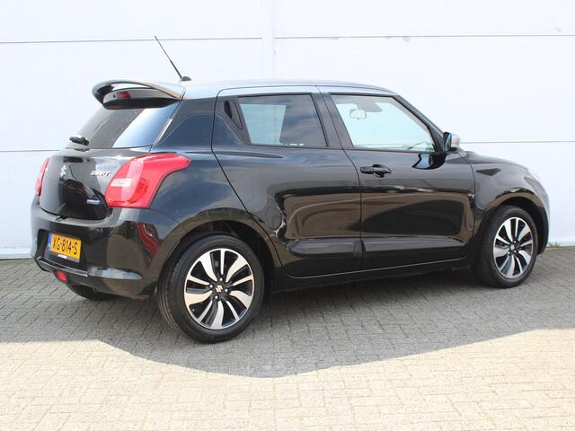 Suzuki SWIFT 1.0 Stijl Smart Hybrid / Navigatie + Apple Carplay/Android Auto / Climate Control Adaptief / Achteruitrijcamera / Cruise Control / Keyless Entry & Start /
