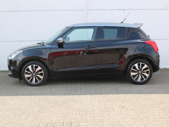 Suzuki SWIFT 1.0 Stijl Smart Hybrid / Navigatie + Apple Carplay/Android Auto / Climate Control Adaptief / Achteruitrijcamera / Cruise Control / Keyless Entry & Start /