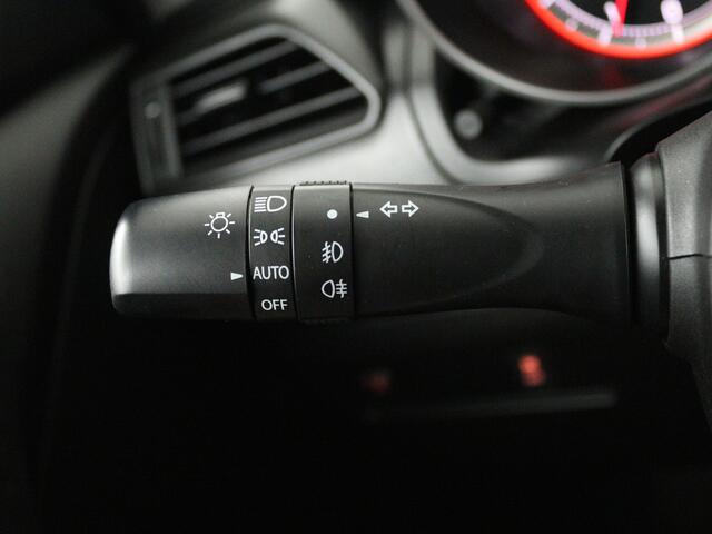 Suzuki SWIFT 1.0 Select | Apple Carplay / Android Auto (Navigatie) | Camera | LM velgen | Airco | Stoelverwarming |