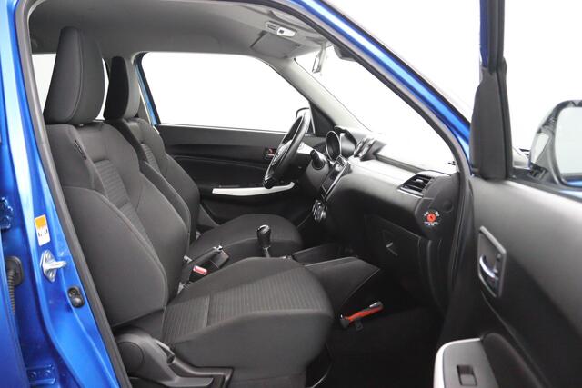 Suzuki SWIFT 1.2 Stijl Smart Hybrid | Trekhaak | Keyless Entry | Navigatie | Cruise Control | Climate Control |