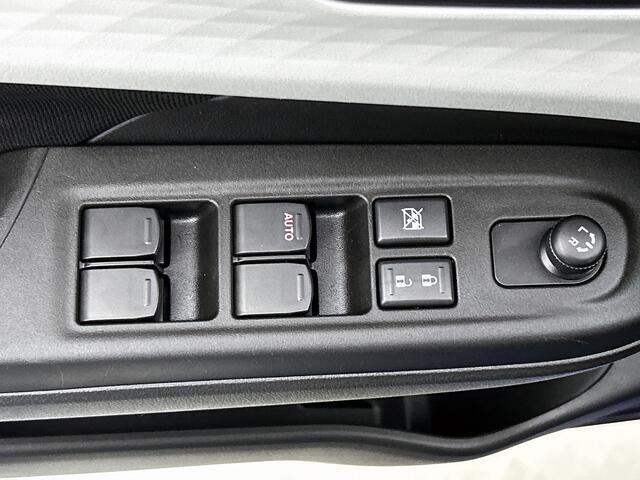 Suzuki SWIFT 1.2 Style Smart Hybrid | Stoelverwarming | Aircondtioning | Trekhaak | Camera | Dodehoek assistent |