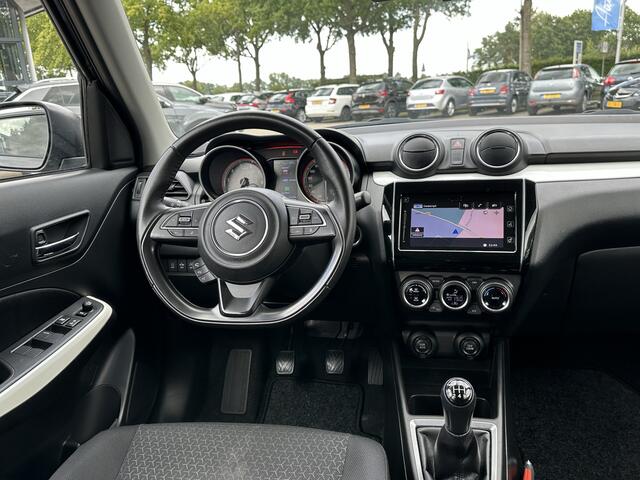 Suzuki SWIFT 1.0 Style Smart Hybrid Navigatie/Clima/Cruise/Camera/Keyless entry