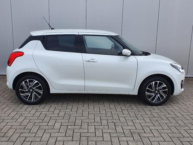 Suzuki SWIFT 1.2 Stijl Smart Hybrid Navigatie, Climate Control, Adaptive Cruise Control, 16"Lm, Achteruitrijcamera, Stoelverwarming
