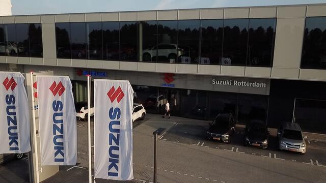 Suzuki SWIFT 1.2 Select Smart Hybrid Automaat | 16" Velgen | Stoelverwarming | Lederen Stuurwiel |
