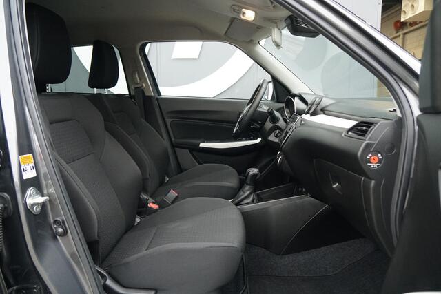 Suzuki SWIFT 1.2 Select Smart Hybrid + LED / CAMERA / DODEHOEKDETECTIE