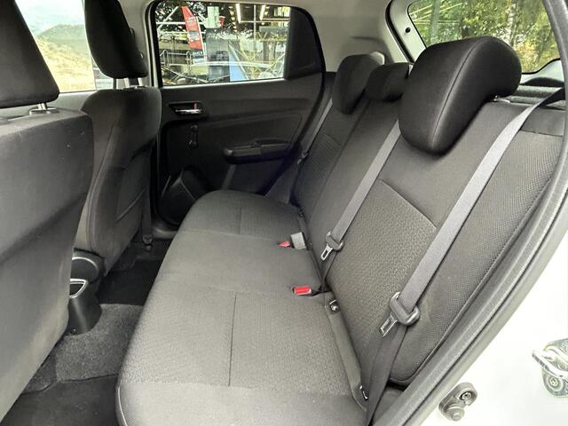 Suzuki SWIFT 1.2 Select Smart Hybrid | Achteruitrijcamera | Stoelverwarming | Carplay