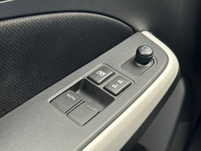 Suzuki SWIFT 1.2 Select Smart Hybrid | Achteruitrijcamera | Stoelverwarming | Carplay