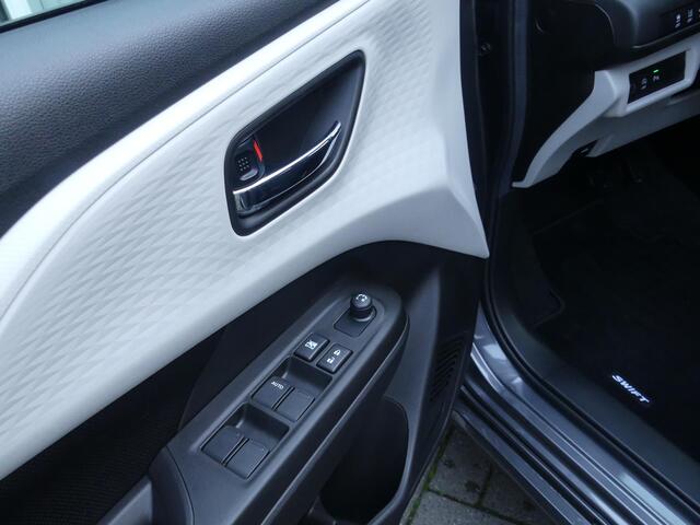 Suzuki SWIFT 1.2 Select Smart Hybrid Automaat Actiekorting! 6 jaar fabrieksgarantie! Nieuw uit voorraad Leverbaar!