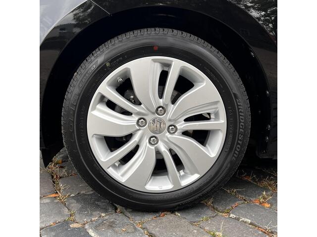 Suzuki SWIFT 1.0 Select | 16" LMV | Carplay | Camera | Stoelverw. | All-in rijklaarprijs