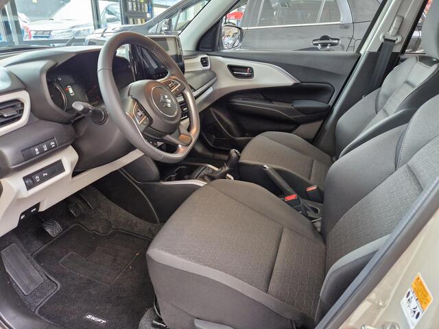 Suzuki SWIFT 1.2 Style Smart Hybrid | Black Rhino pack