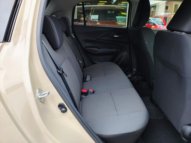 Suzuki SWIFT 1.2 STYLE SMART HYBRID AUTOMAAT Beschikbaar! | Tot 10 JAAR GARANTIE! | Inclusief ¤ 2.500,- Voorraad Voordeel