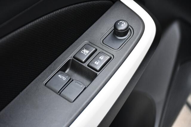 Suzuki SWIFT 1.2 Comfort Smart Hybrid 83pk | Cruise Control | Airco | Bluetooth | LED koplampen |