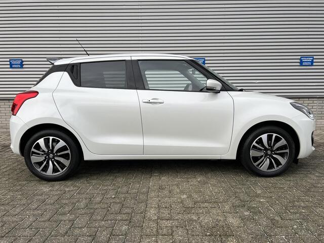 Suzuki SWIFT 1.2 Stijl Smart Hybrid | Trekhaak | Climate Control | Adaptieve Cruise Control | Apple Carplay & Android Auto | Meest Luxe Uitvoering