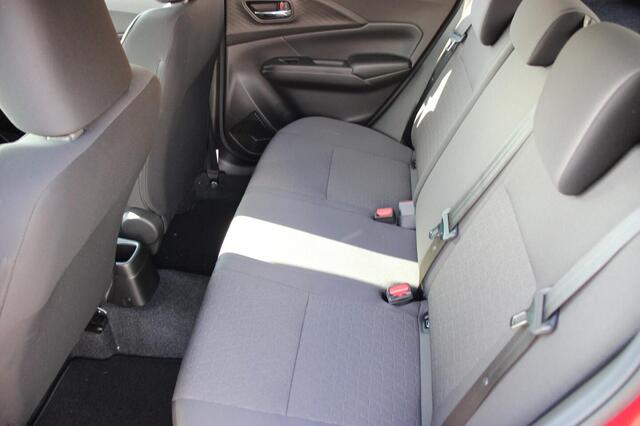 Suzuki SWIFT 1.2 Style Hybrid | ¤ 1.500,- korting! | Direct Leverbaar! |