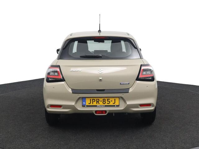 Suzuki SWIFT 1.2 Comfort Smart Hybrid | Lichtmetalen Velgen | Navigatie | Keyless Entry | Adaptieve Cruise control | Parkeersensoren en Camera |