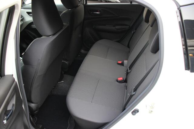 Suzuki SWIFT 1.2 Style Hybrid | ¤ 1.500,- korting! | Direct Leverbaar | 10 jaar garantie |