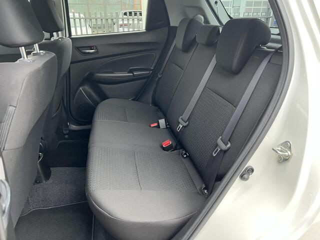 Suzuki SWIFT 1.0 Style Automaat | Climate Control | Cruise Control | Apple Carplay & Android Auto | 16"LM Velgen