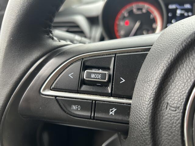 Suzuki SWIFT 1.2 Select Smart Hybrid // FULL LED // APPLE CARPLAY / ANDROID AUTO // CAMERA // ADAPTIVE CRUISE // STOELVERWARMING