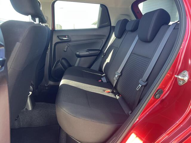 Suzuki SWIFT 1.2 Select Smart Hybrid | Apple Carplay & Android Auto | Airco | Zeer Lage Kilometerstand | 16" LM Velgen