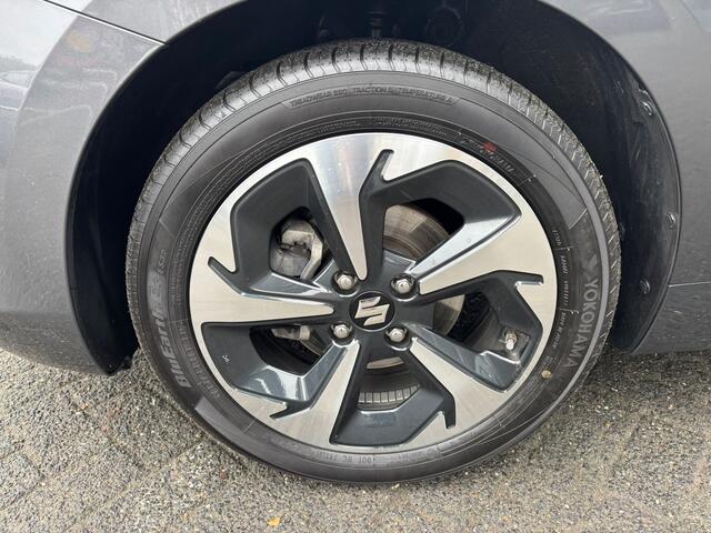 Suzuki SWIFT 1.2 Style Smart Hybrid,Navi,Camera,PDC,