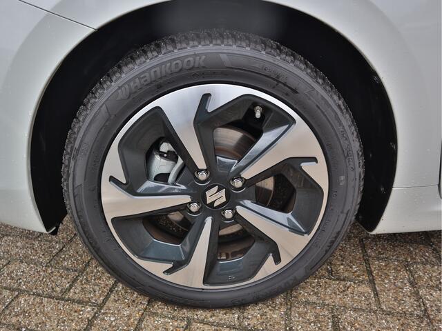 Suzuki SWIFT 1.2 Style Smart Hybrid CVT Automaat 3.012km! | Navigatie | Camera | Stoelverwarming | All seasons | tot 10 jaar garantie!