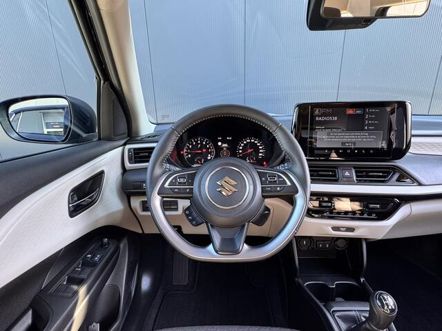 Suzuki SWIFT 1.2 Style Smart Hybrid | Camera | Parkeersensoren | Navigatie | Stoelverwarming | Apple Carplay/Android Auto | Cruise control