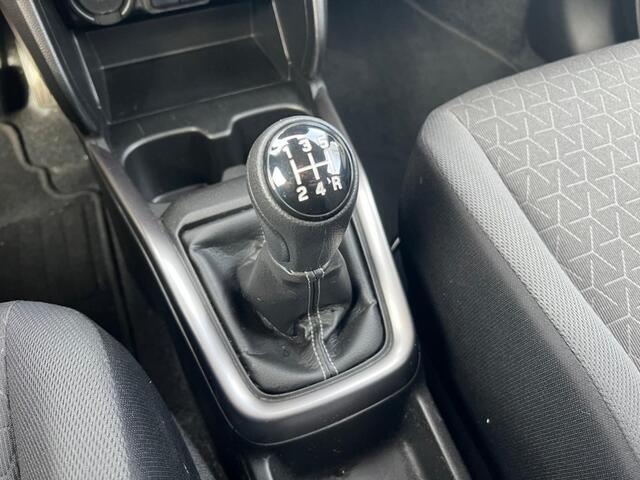 Suzuki SWIFT 1.2 Style Smart Hybr