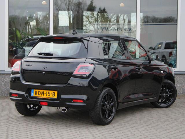 Suzuki SWIFT 1.2 AVB Black Edition Smart Hybrid 16" Lichtmetalen Velgen, All-Seasons, Carplay/Android Auto, Achteruitrijcamera, Keyless Go