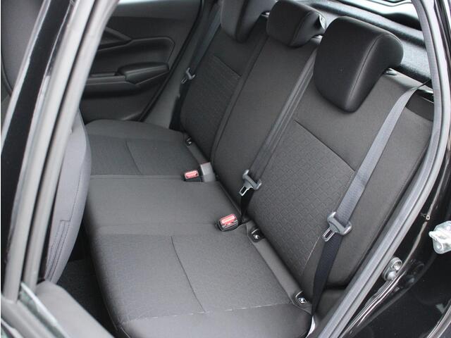 Suzuki SWIFT 1.2 AVB Black Edition Smart Hybrid 16" Lichtmetalen Velgen, All-Seasons, Carplay/Android Auto, Achteruitrijcamera, Keyless Go