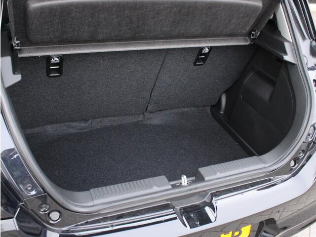 Suzuki SWIFT 1.2 AVB Black Edition Smart Hybrid 16" Lichtmetalen Velgen, All-Seasons, Carplay/Android Auto, Achteruitrijcamera, Keyless Go