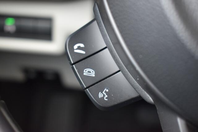 Suzuki SWIFT 1.2 Style Smart Hybrid | Navigatie | Stoelverwarming | Camera | Climate Control | Tot 10Jr. Suzuki-Garantie