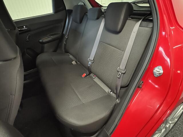 Suzuki SWIFT 1.2 COMFORT SMART HYBRID NAVIGATIE AIRCO STOELVERWARMING BLUETOOTH TELEFOON MEDIA VOORBEREIDING ACHTERUITRIJCAMERA 16" LICHTMETALEN VELGEN ZEER MOOI !! 3010 DEK