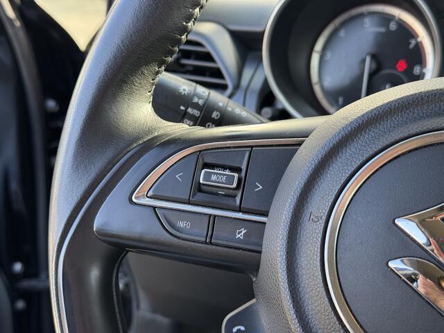 Suzuki SWIFT 1.2 Stijl Smart Hybrid * Stoelverwarming * Achteruitrijcamera *