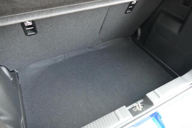 Suzuki SWIFT 1.2 Style Smart Hybrid | RIJKLAARPRIJS | ARMSTEUN | ZWARTE LOGO'S |