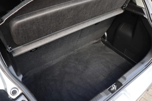 Suzuki SWIFT 1.2 Style Smart Hybrid | Adaptive-cruise | Parkeersensoren Achter | Clima | LM Velgen | Keyless | Stoelverwarming | Dodehoekdetectie