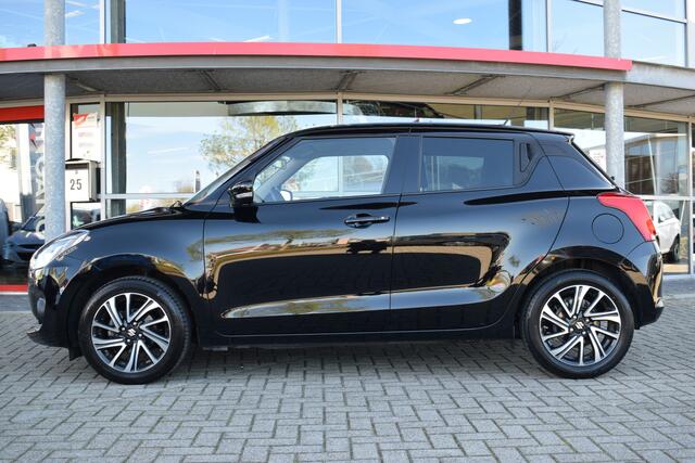 Suzuki SWIFT 1.2 Style Smart Hybrid | Navigatie | Camera | Sensoren | Stoelverwarming | Cruise Control | 16 inch LM