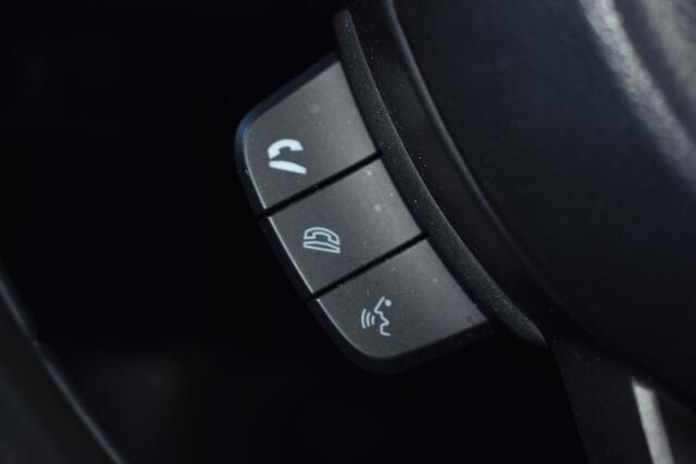 Suzuki SWIFT 1.2 Style Smart Hybrid | Navigatie | Camera | Sensoren | Stoelverwarming | Cruise Control | 16 inch LM