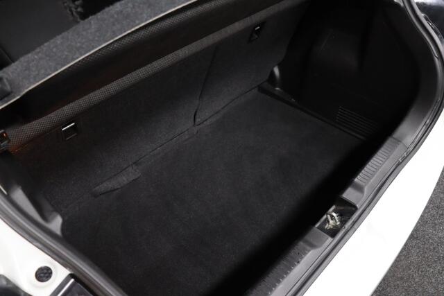 Suzuki SWIFT 1.2 Automaat Style | Adaptive-cruise | Camera | Clima | Apple Carplay & Android Auto | Keyless | Navigatie | Stoelverwarming | All-season Banden