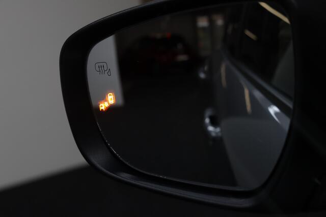 Suzuki SWIFT 1.2 Style Smart Hybrid | ¤ 3.750,- Demo voordeel! | Adaptive-cruise | Apple Carplay & Android Auto | Parkeerhulp | Navigatie | Camera | Clima | Keyless | Stoelverwarming | Dodehoekdetectie