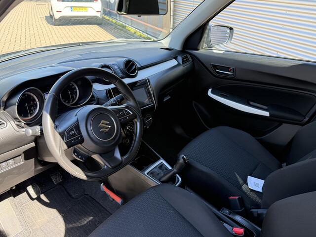 Suzuki SWIFT 1.2 Select Smart Hybrid! met slechts 27.454km!! | ACC | Stoelverwarming | Airco | Bluetooth | PDC Achter | Privacy Glas | LM Velgen | RIJKLAARPRIJS INCL 12 MAANDEN GARANTIE EN BEURT