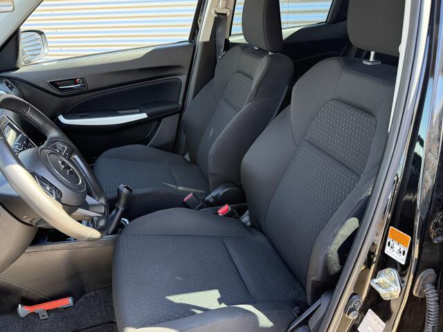 Suzuki SWIFT 1.2 Select Smart Hybrid! met slechts 27.454km!! | ACC | Stoelverwarming | Airco | Bluetooth | PDC Achter | Privacy Glas | LM Velgen | RIJKLAARPRIJS INCL 12 MAANDEN GARANTIE EN BEURT