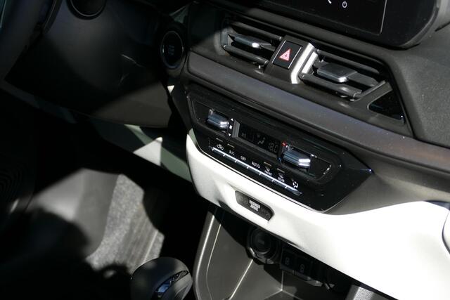 Suzuki SWIFT 1.2 Style Smart Hybrid | Stoelverwarming | Apple-carplay | Rijklaarprijs |