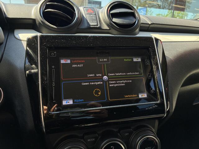 Suzuki SWIFT 1.0 Stijl Automaat 110PK | Achteruitrijcamera | Adaptieve Cruise Control | Climate Control | Carplay | Navigatie