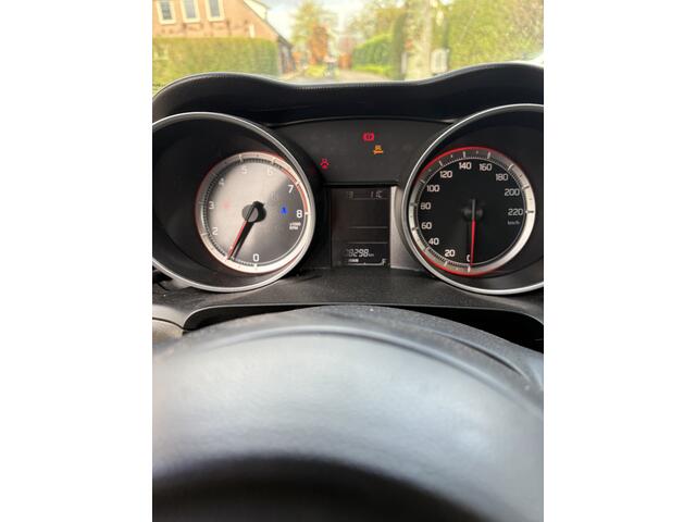 Suzuki SWIFT 1.2 Select incl. airco en verwarm. voorstoelen incl. Carplay en a.uitrijcamera